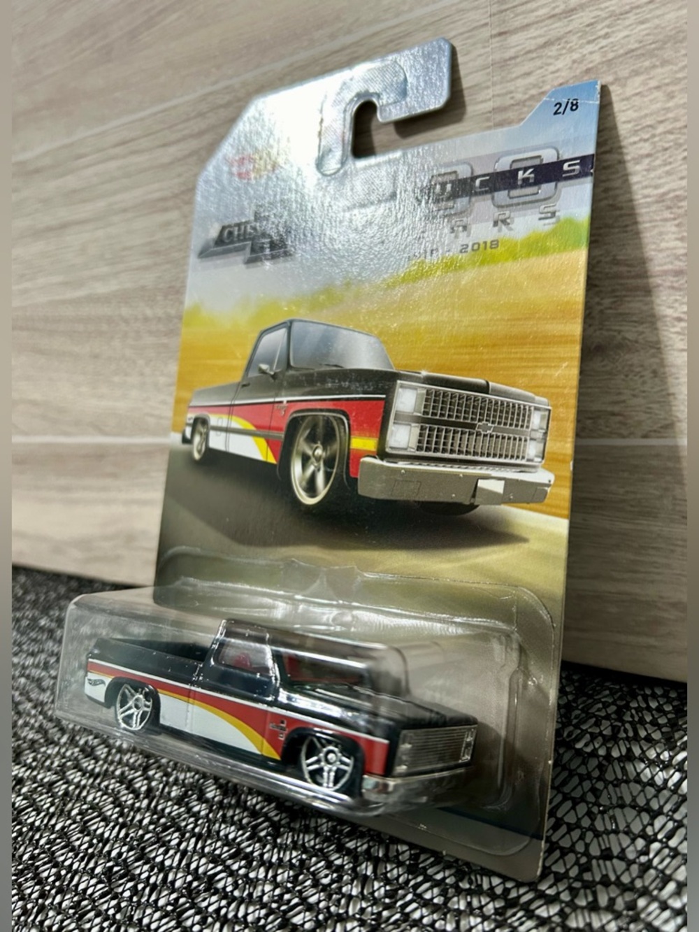 Hot Wheels 83 Chevy Silverado 100 years Trucks Edition - Picture 4 of 8